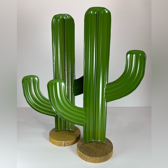 Metal cactus decorative accents, set of 4 - Picture 3 of 13